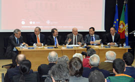 Professor Doutor Gomes Canotilho e Dr. Marques Mendes afirmaram, na Lusíada do Porto, que rever a Constituição não é prioridade