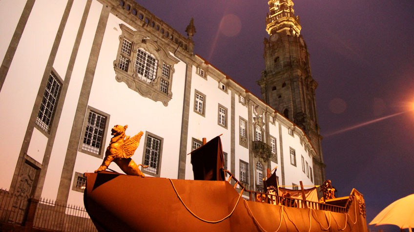 Carro da Universidade Lusíada ganha 1º Prémio no Cortejo da Queima das Fitas do Porto