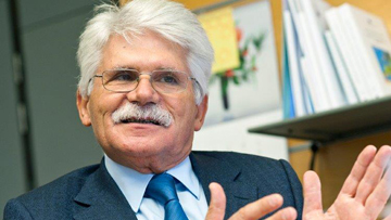    Prof. Doutor Vital Moreira nomeado Comissário das Comemorações Nacionais