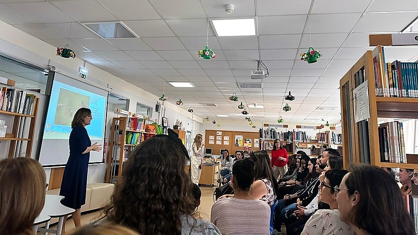 Professora Joana Cruz aborda desafios da transição do pré-escolar para o 1.º ciclo, no Agrupamento de Escolas de Valadares