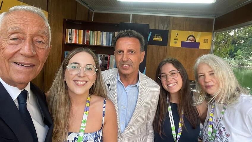 Presidente da República e Presidente da CM Porto visitam stand da Lusíada na Feira do Livro do Porto